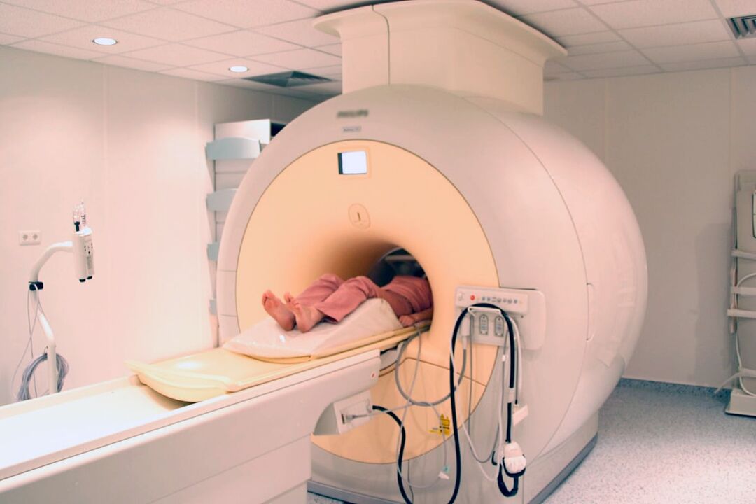 MRI maka ebumnuche nchoputa ma ọ bụrụ na a na-enyo enyo osteochondrosis nke spine lumbar