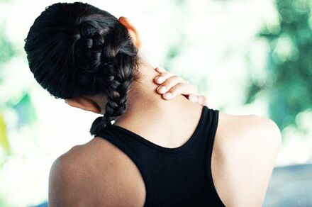 Ahụ erughị ala maka mmegharị na olu - ihe mgbaàmà nke osteochondrosis